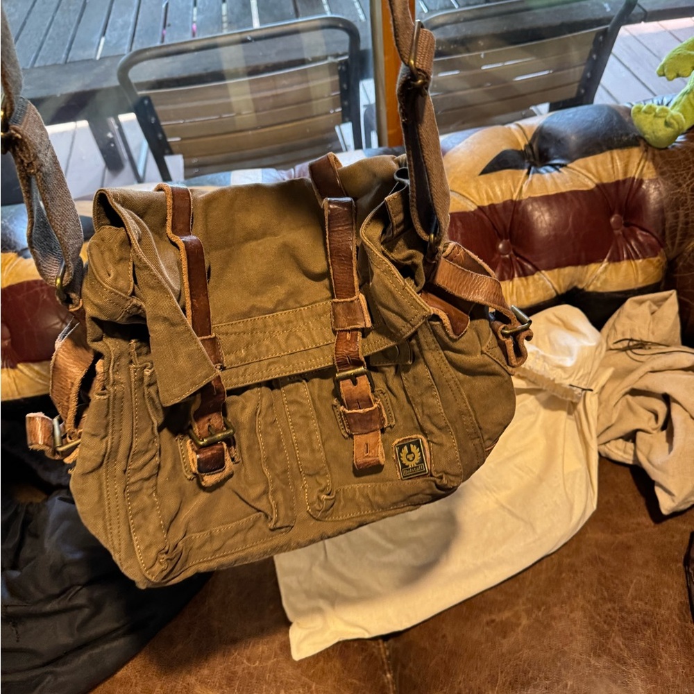 Belstaf satchel seen on I Am legend movie that Will smith uses